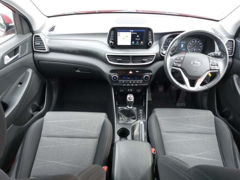 Hyundai Tucson 1.6 Gdi Se Nav 2Wd Red #3