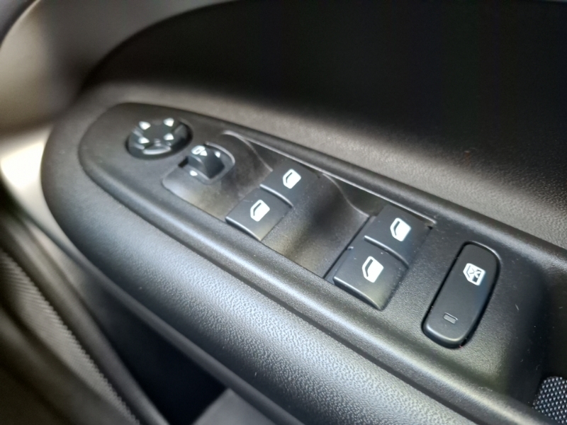 Jeep Avenger 115Kw Summit 54Kwh Grey #14