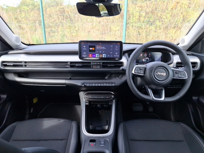 Jeep Avenger 1.2 E-hybrid Summit Dct White #3