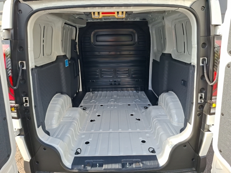 Kia PV5 Long Range 71.2Kwh Plus Passenger Mpv Green #17