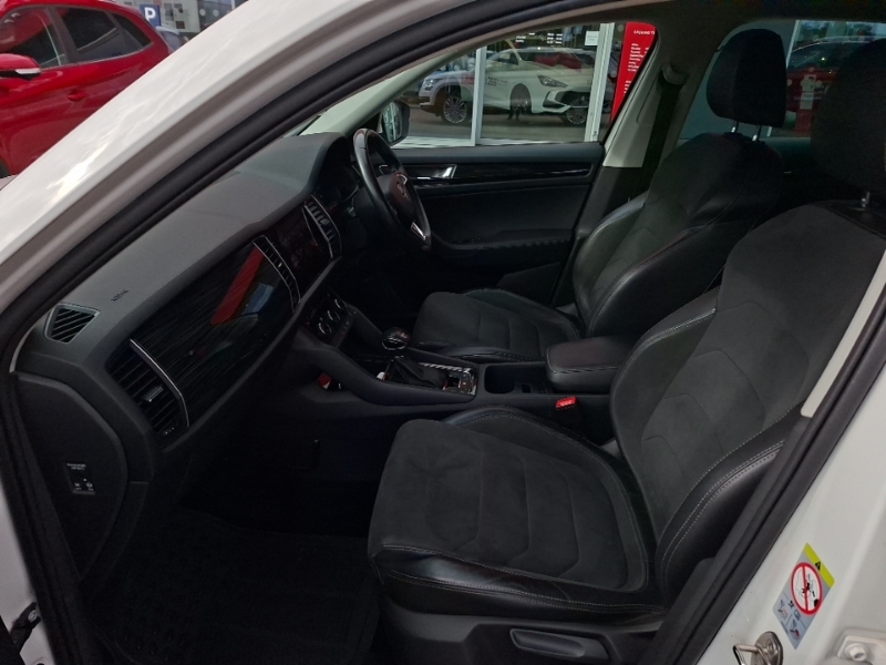 Skoda Kodiaq 1.5 Tsi Se L 4X4 Dsg 7 Seat White #5