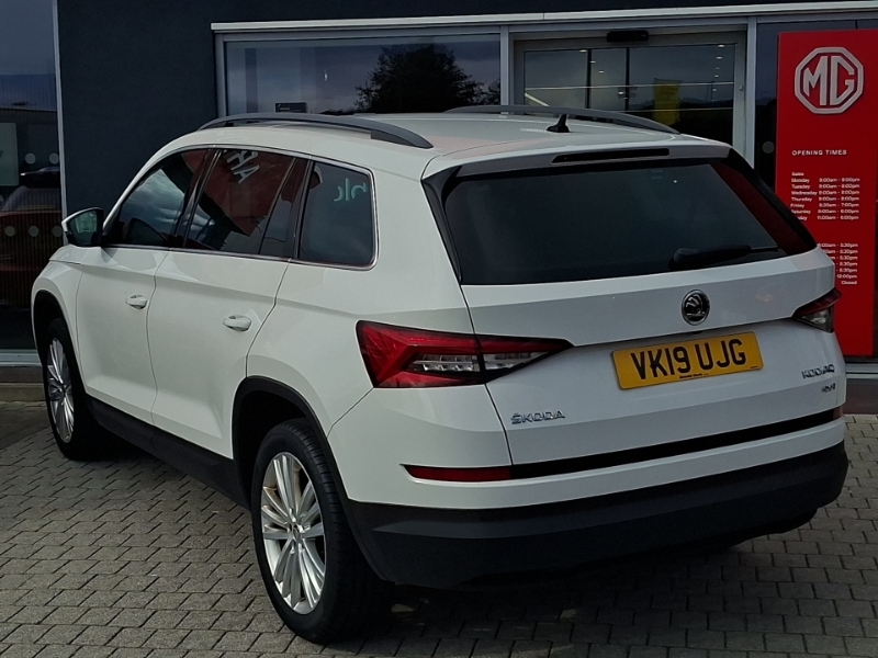 Skoda Kodiaq 1.5 Tsi Se L 4X4 Dsg 7 Seat White #2