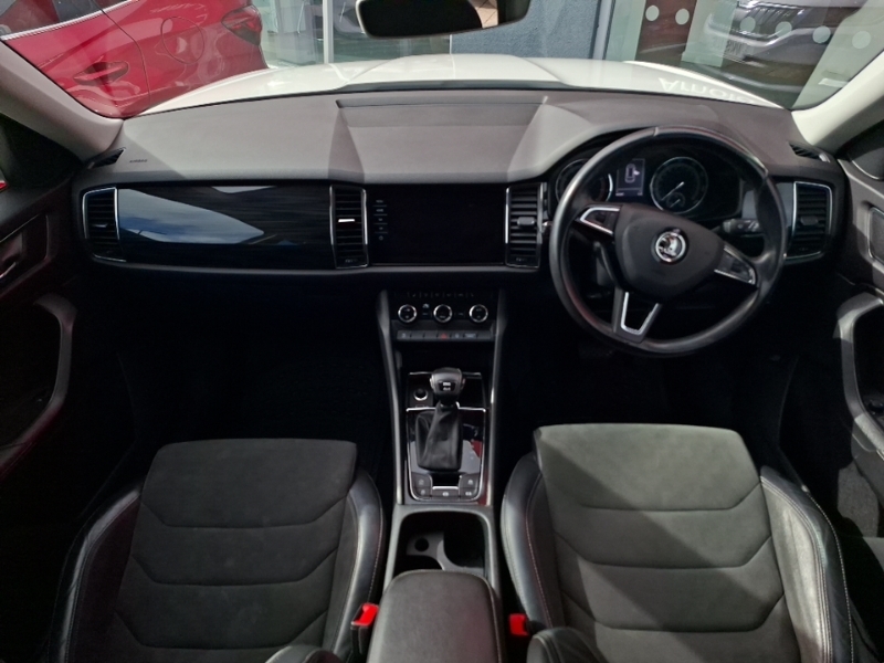 Skoda Kodiaq 1.5 Tsi Se L 4X4 Dsg 7 Seat White #3