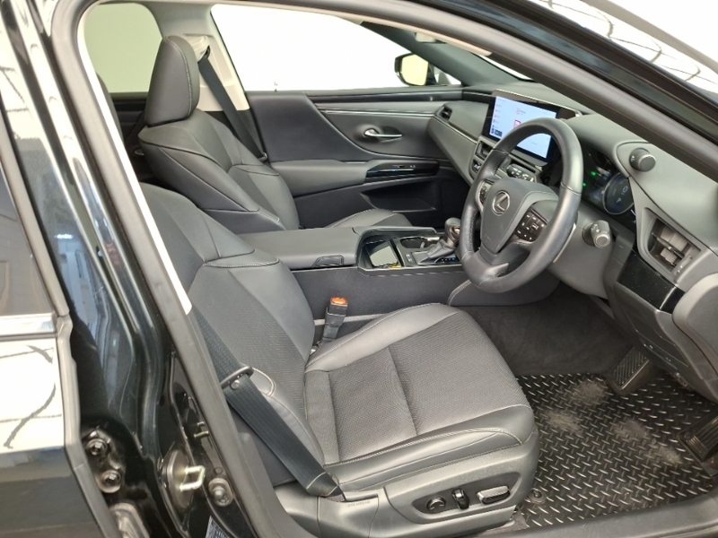 Lexus ES 300H 2.5 Cvt Premium Edition Black #6