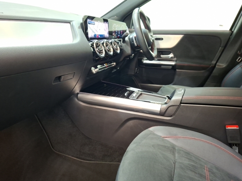 Mercedes-Benz GLA Class Gla 200D Amg Line Executive Black #5