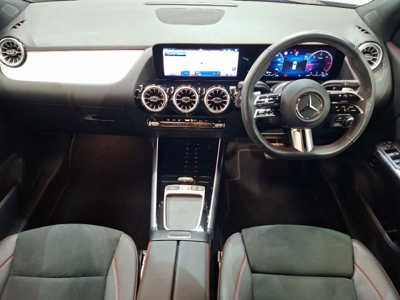 Mercedes-Benz GLA Class Gla 200D Amg Line Executive Black #3
