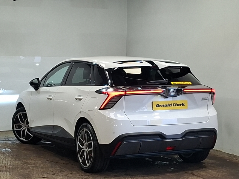 MG MG4 150Kw Trophy Ev Long Range 64Kwh White #2