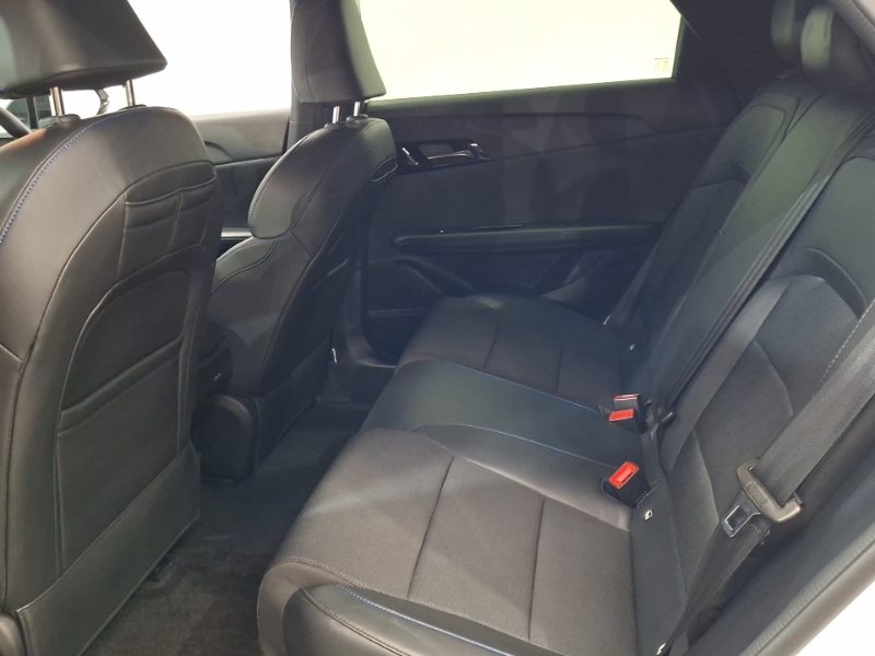 MG MG4 150Kw Trophy Ev Long Range 64Kwh White #6