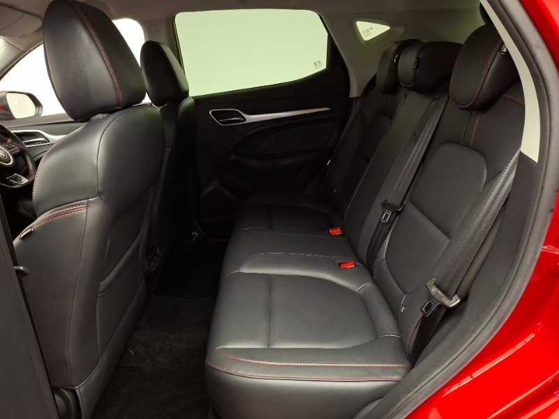 MG ZS 1.5 Vti-tech Exclusive Red #6