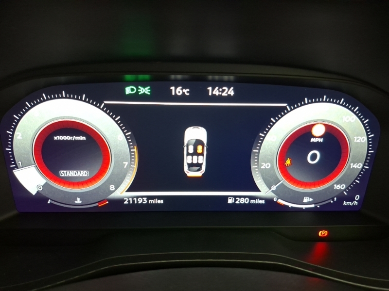 Nissan Juke Dig-t Acenta Premium Black #15