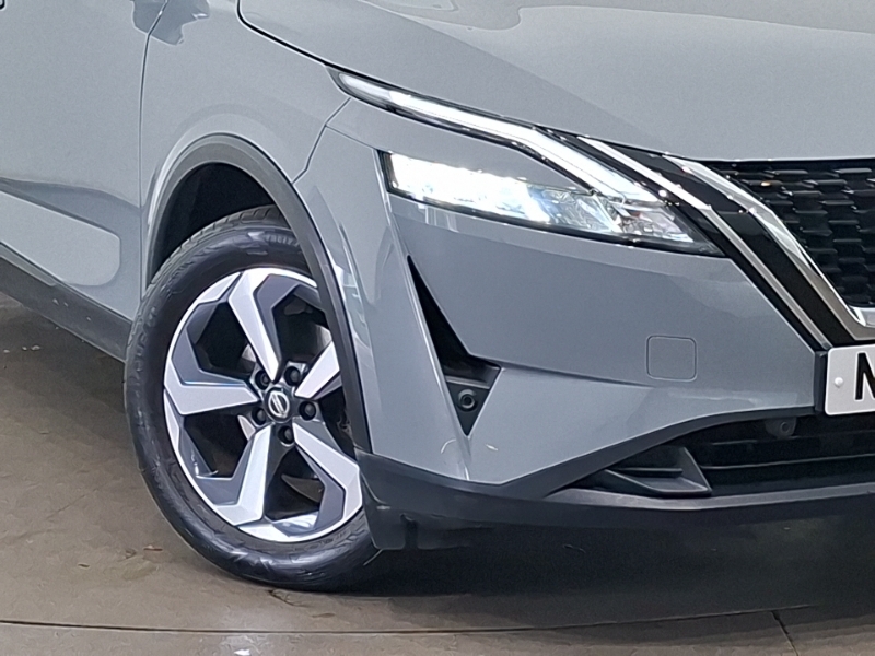 Nissan Qashqai Acenta Premium Red #20
