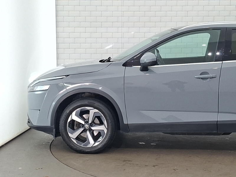 Nissan Qashqai Acenta Premium Red #19