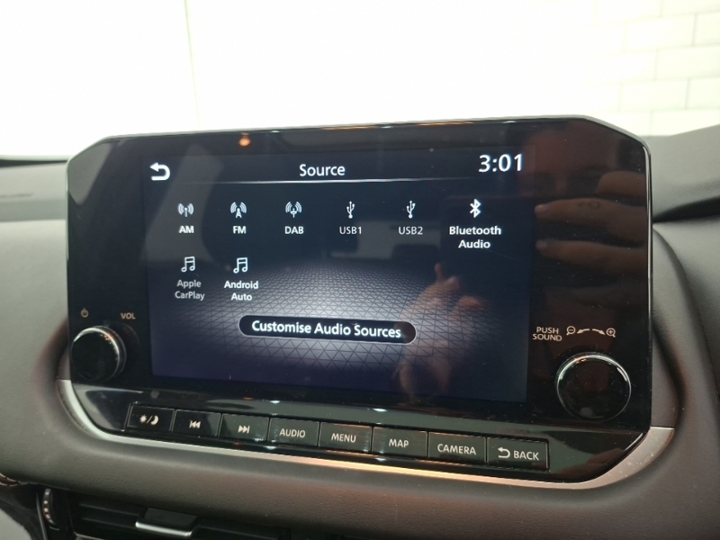 Nissan Qashqai Acenta Premium Red #17