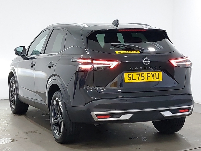 Nissan Qashqai 1.3 Dig-t Mh N-connecta Black #2