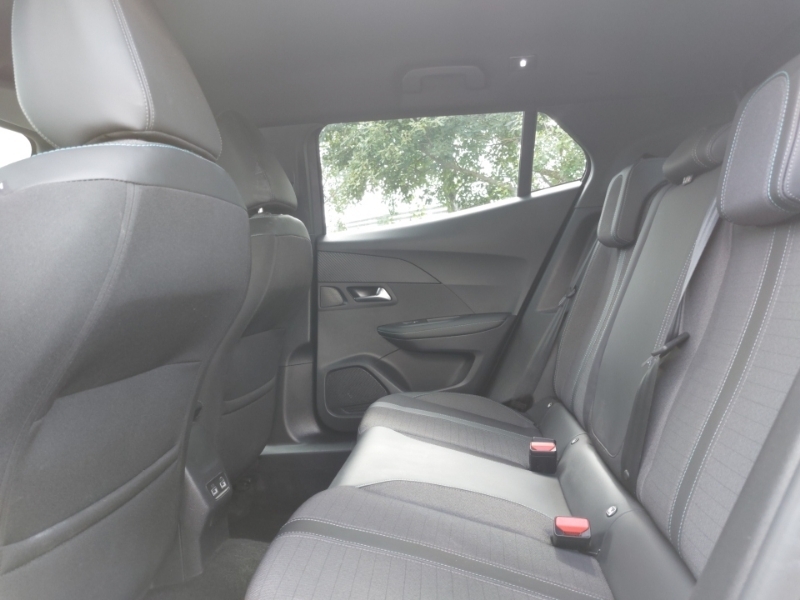 Peugeot 2008 1.2 Puretech Allure Premium Grey #6
