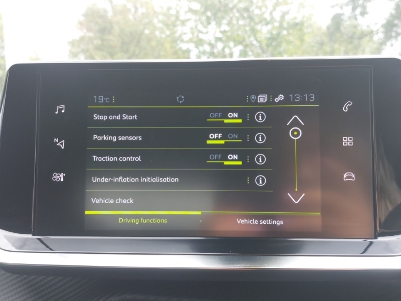 Peugeot 2008 1.2 Puretech Active Black #17