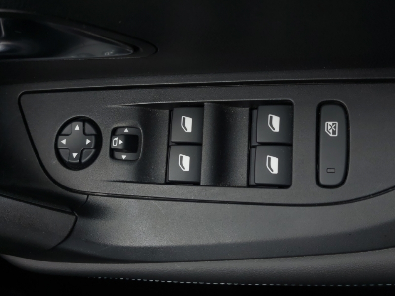 Peugeot 2008 1.2 Puretech Active Black #16