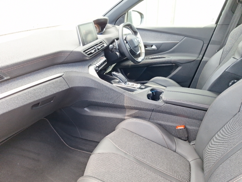 Peugeot 3008 1.5 Bluehdi Gt Line Eat8 Black #5