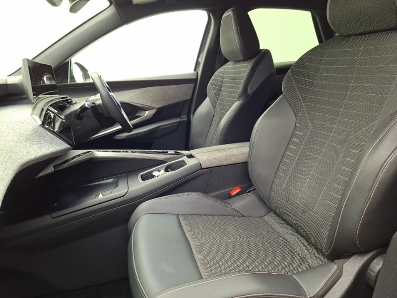 Peugeot 3008 1.2 Hybrid 136 Allure E-dsc6 Grey #5