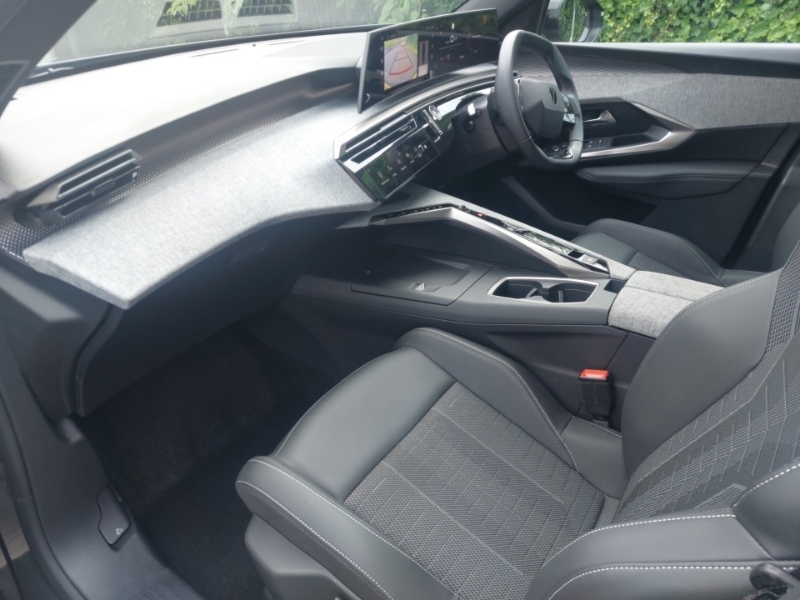 Peugeot 3008 157Kw Gt 73Kwh Grey #5