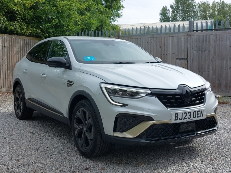 Renault Arkana 1.6 E-tech Full Hybrid 145 Engineered White