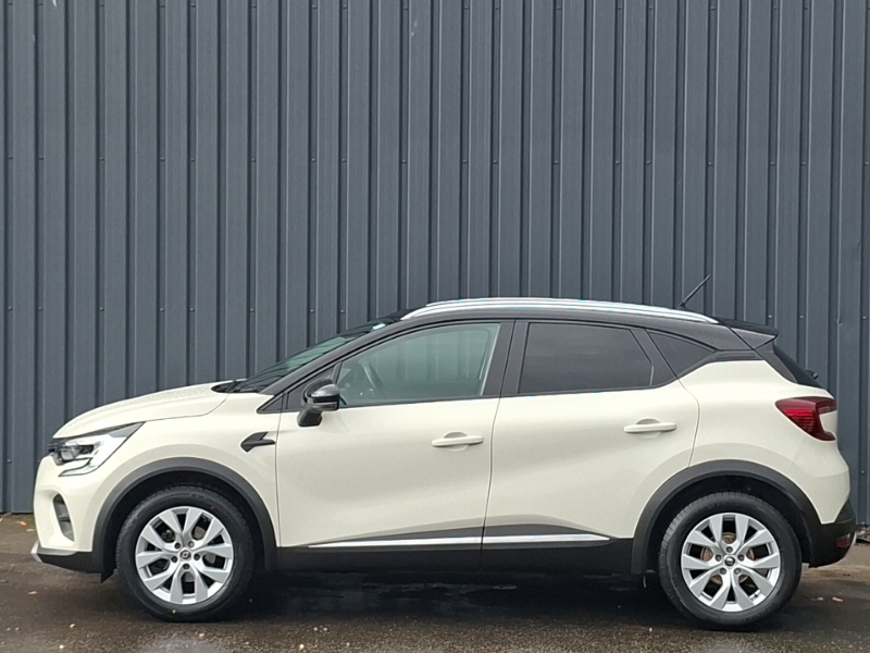 Renault Captur 1.3 Tce 130 Iconic Black #4
