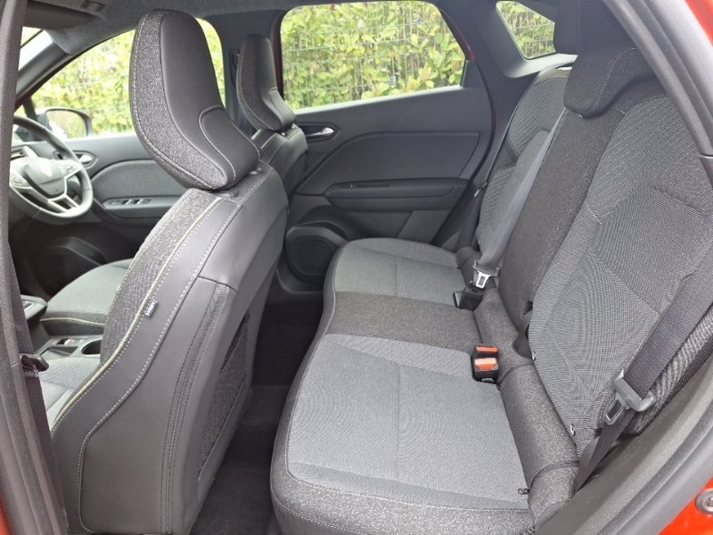 Renault Symbioz 1.3 Tce 140 Techno Red #6
