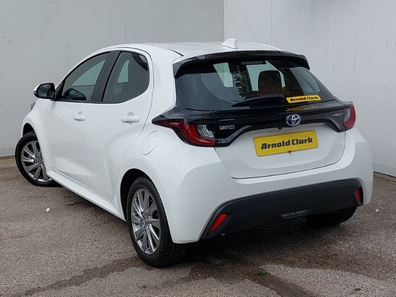 Toyota Yaris 1.5 Hybrid Icon Cvt Nav White #2