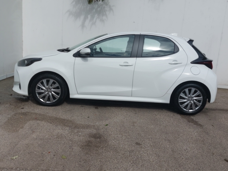 Toyota Yaris 1.5 Hybrid Icon Cvt Nav White #4