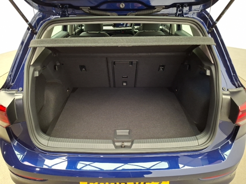 Volkswagen Golf Life Black #18