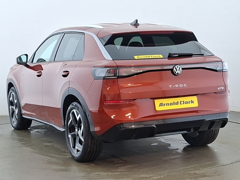 Volkswagen T-Roc 1.5 Etsi 150 R-line Dsg Red #2