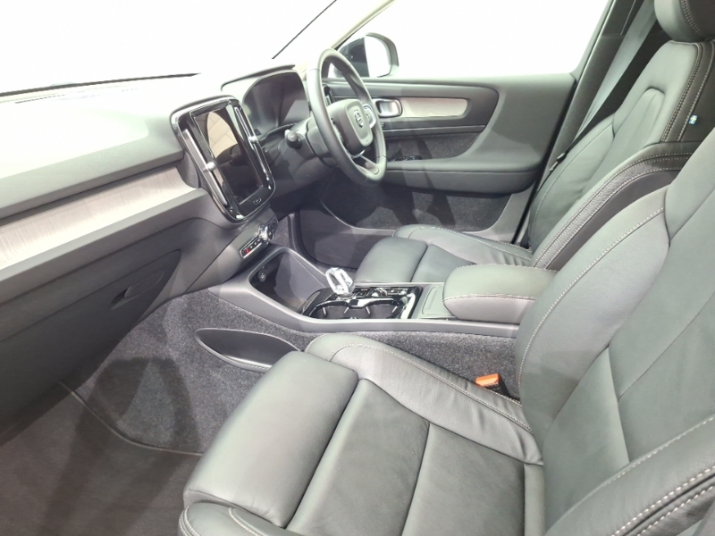 Volvo XC40 2.0 B3p Ultra Dark Green #5