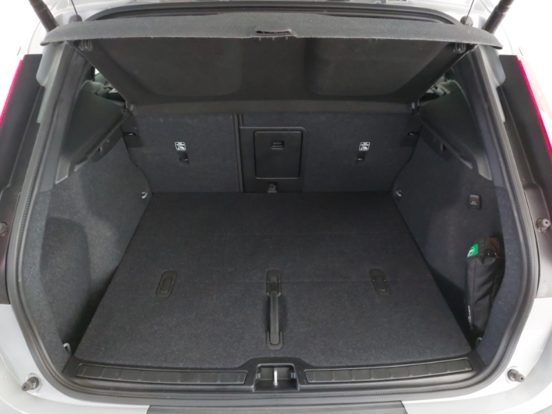 Volvo XC40 2.0 B3p Plus Dark Grey #18