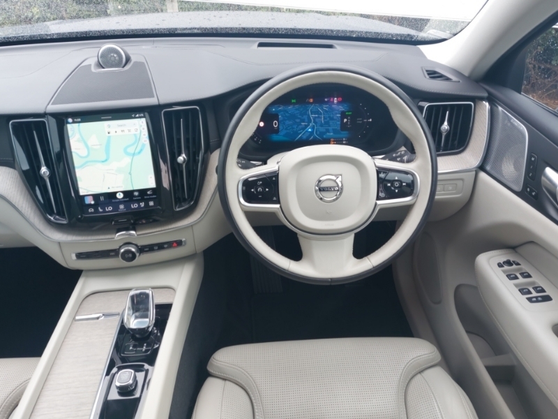 Volvo XC60 B5 R-design Black #8