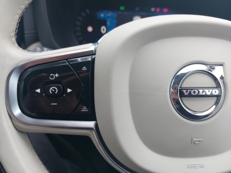 Volvo XC60 B5 R-design Black #12