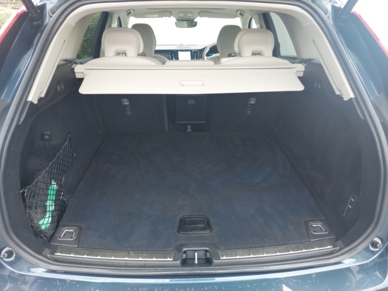 Volvo XC60 B5 R-design Black #18