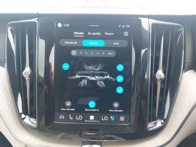 Volvo XC60 B5 R-design Black #16