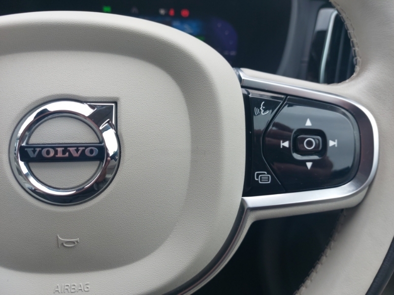 Volvo XC60 B5 R-design Black #13