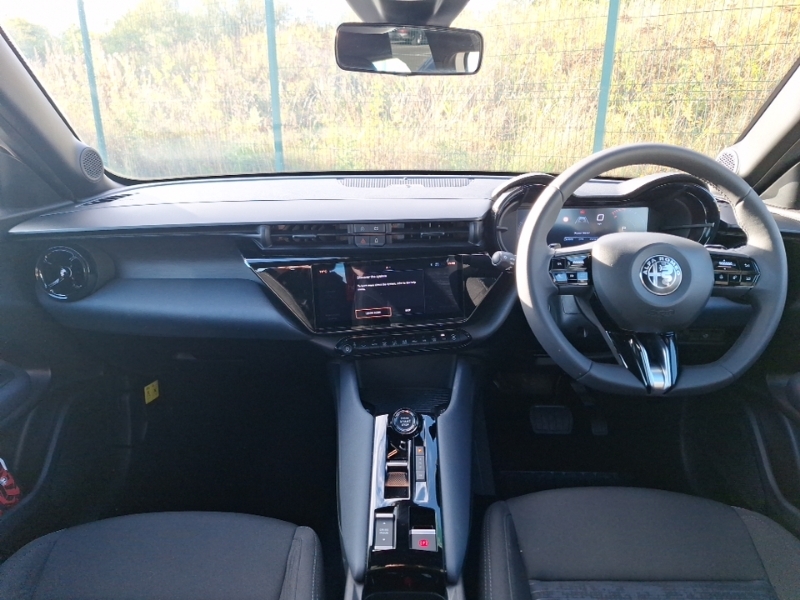 Alfa Romeo Junior 1.2 Turbo Ibrida White #3