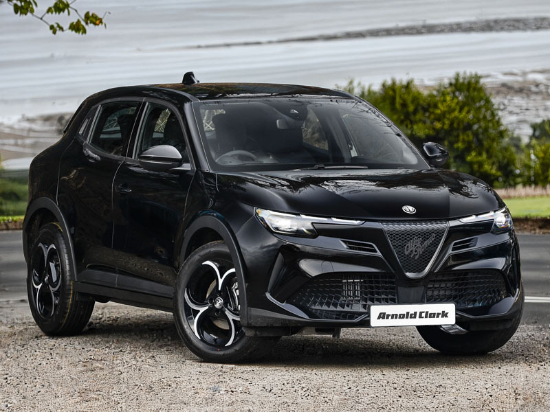 Alfa Romeo Junior 1.2 Turbo 145 Ibrida Black