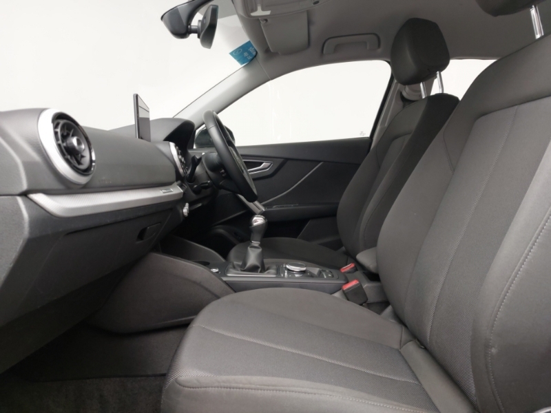 Audi Q2 30 Tfsi Technik Black #5