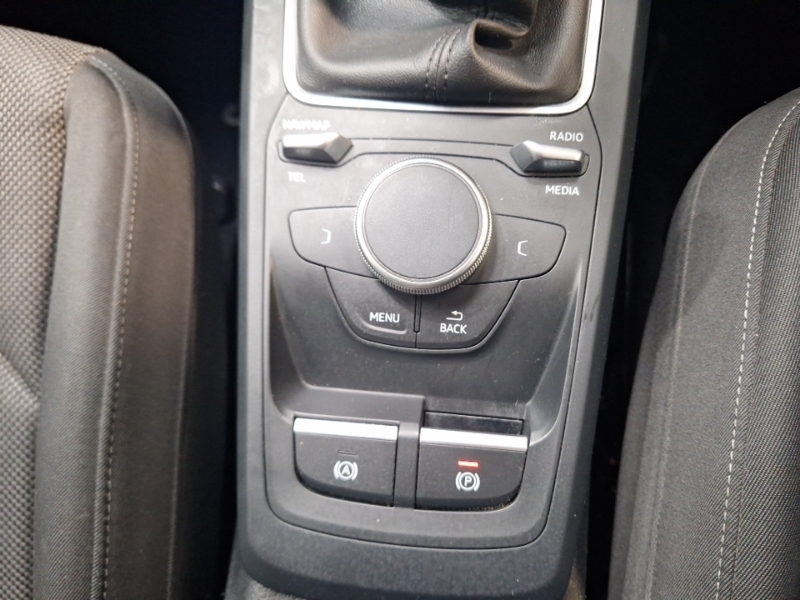 Audi Q2 30 Tfsi Sport Black #9