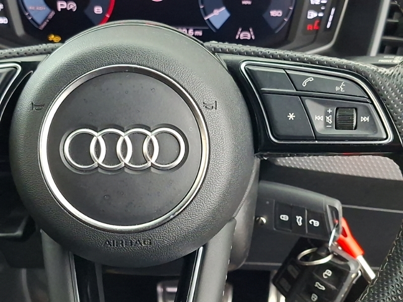 Audi A1 30 Tfsi S Line S Tronic 2024 White #13