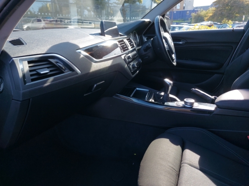 BMW 1 Series 118I 1.5 Sport Nav Silver #5