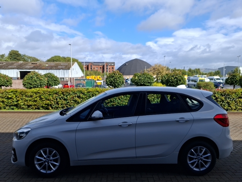 BMW 2 Series 218I Se White #4