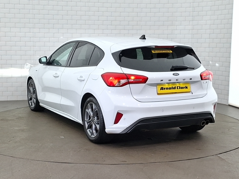 Ford Focus 1.0 Ecoboost Hybrid Mhev 125 St-line Edition White #2