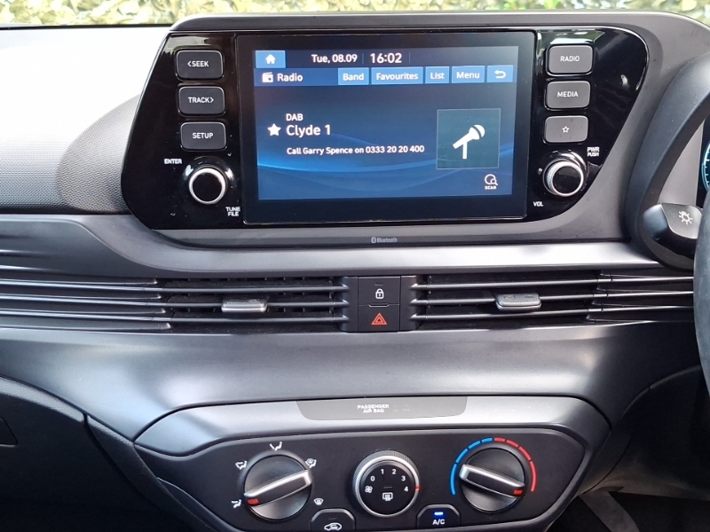 Hyundai Bayon Premium White #11