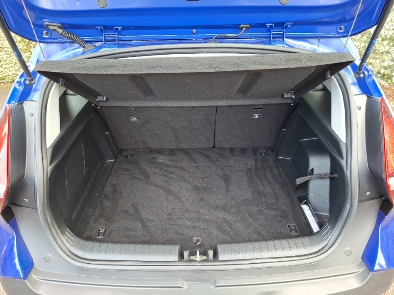 Hyundai Bayon Premium White #18