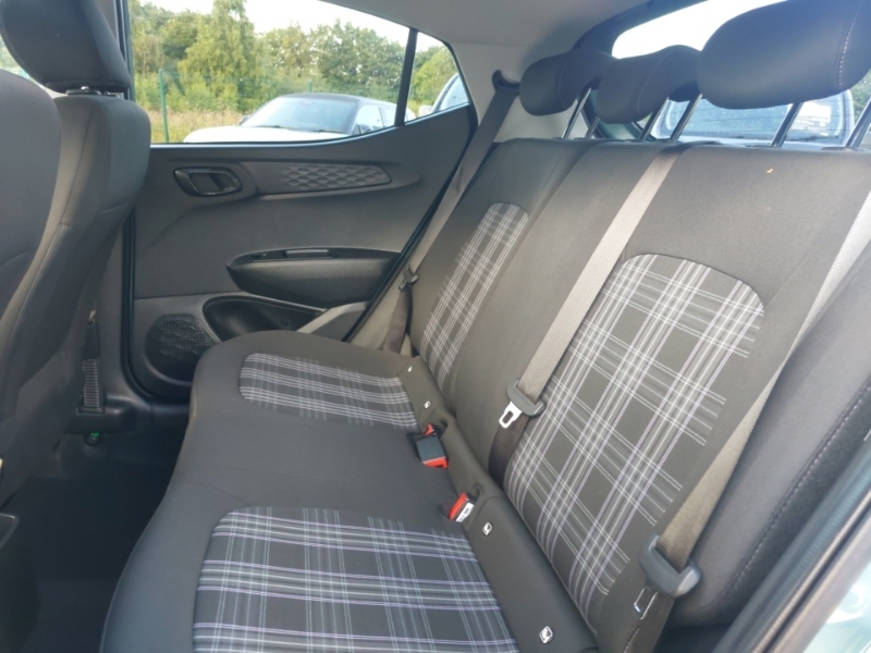 Hyundai I10 1.2 79 Premium Nav Green #6