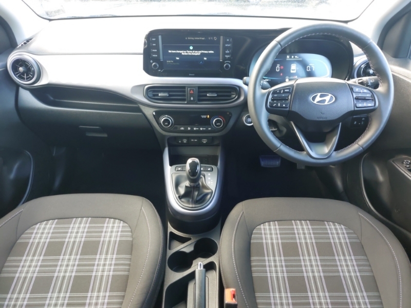 Hyundai I10 1.2 79 Premium Nav Green #3